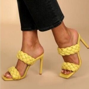 Steven Madden Yellow Leather Sandals, size 11!